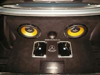 Mercedes W123 Musikanlage eingebaut mit Kofferraum Ausbau.