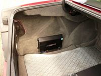 Mercedes W124 Jehnert 3-Wege Doorboards mit 4x16er Tieftöner, Alpine Heatunit und Audio System Verstärker nachgerüstet. 