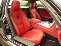Mercedes SLS komplette Innenausstattung in rotem Leder neu angefertigt und montiert