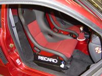 Recaro Pole Position ABE Sitze im Renault Clio V6 nachgerüstet. 