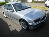 BMW E36 Compact. Himmel ausgebaut, Himmel gereinigt, neu bezogen und montiert.