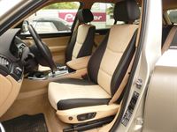 BMW X3 Innenausstattung in Leder schwarz/Alcantara beige neu angefertigt und montiert. 