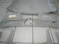 Mercedes SL (Typ 230), Himmel, A- & B-Säulen, Sonnenblenden im AMG Style in Alcantara neu bezogen.