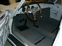 Porsche 356, komplette Innenausstattung, Himmel und Teppich neu angefertigt und montiert.