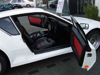 Renault Alpine, komplette Innenausstattung in Leder rot/schwarz neu angefertigt und montiert.