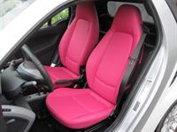 Smart ForTwo Sitzbezüge in pinken Leder neu angefertigt und montiert.