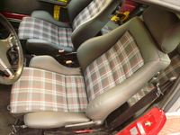 VW Golf 1 GTI, Sitzbezüge in Leder und Original GTI Stoff neu angefertigt und montiert.