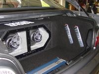 Musikanlage mit Kofferraumausbau im BMW E46