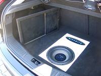 Kofferraumausbau mit Hifonics Material im Ford Focus