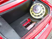 Audio System Musikanlage mit GFK Ausbau im Mazda MX5 montiert.