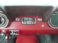 Ford Mustang 1966, RetroSound Radio Detroit nachgerüstet. Frußraumboards angefertigt und montiert.