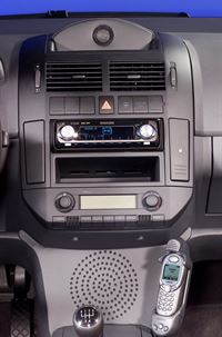 VW Polo, Musikanlage mit Kofferraumausbau und Center Speaker nachgerüstet.