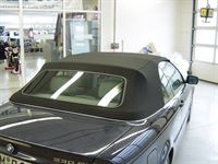 BMW 3er Typ E46 , Verdeckbezug Sonnenland Stoff schwarz geliefert und montiert.