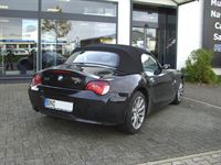 BMW Z4 , Verdeckbezug Sonnenland Stoff schwarz geliefert und montiert.