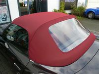 Fiat Barchetta , Verdeckbezug Sonnenland Stoff rot geliefert und montiert.