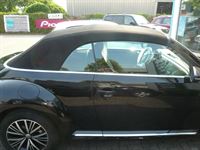 VW Beetle, Verdeckbezug in Sonnenland Stoff schwarz geliefert und montiert.
