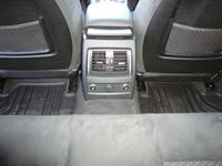 Zwei 2-stufige Carbon Sitzheitzungen in die Rücksitzbank von 3er BMW F-Serie montiert.
