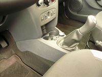 2-stufige Carbon Sitzheizung im Dacia Sandero Stepway nachgerüstet. Schalter in der Mittelkonsole eingearbeitet.