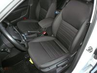 2-stufige Carbon Sitzheizung für Sitz und Rückenlehne nachgerüstet.