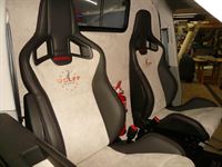 RECARO Sportster CS SAB in Leder/Alcantara mit Kunden-Logo neu bezogen & im T6 Bus montiert.
