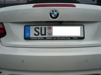 BMW 2er Cabrio, Griffleisten Rückfahrkamera an das Originale BMW NBT System angebunden.