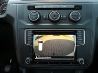 VW Caddy, Rückfahrkamera nachgerüstet und an das Original Composition Radio von VW angebunden.